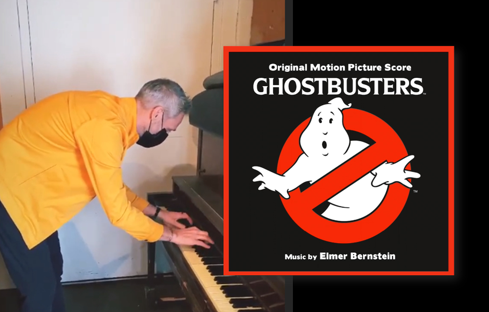 Il compositore di Ghostbusters: Afterlife omaggia Elmer Bernstein al pianoforte